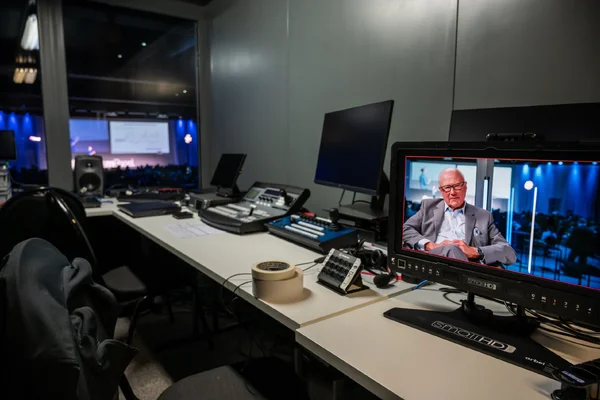 Quantum Symposium 2023 - Technical booth - On screen: Thomas Stähelin