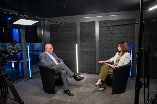 Quantum Symposium 2023 - Interview - On the left: Dr. Thomas Staehelin